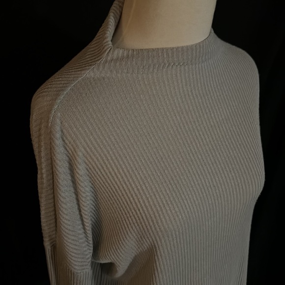 Lucky Brand long sleeve - Picture 4 of 4